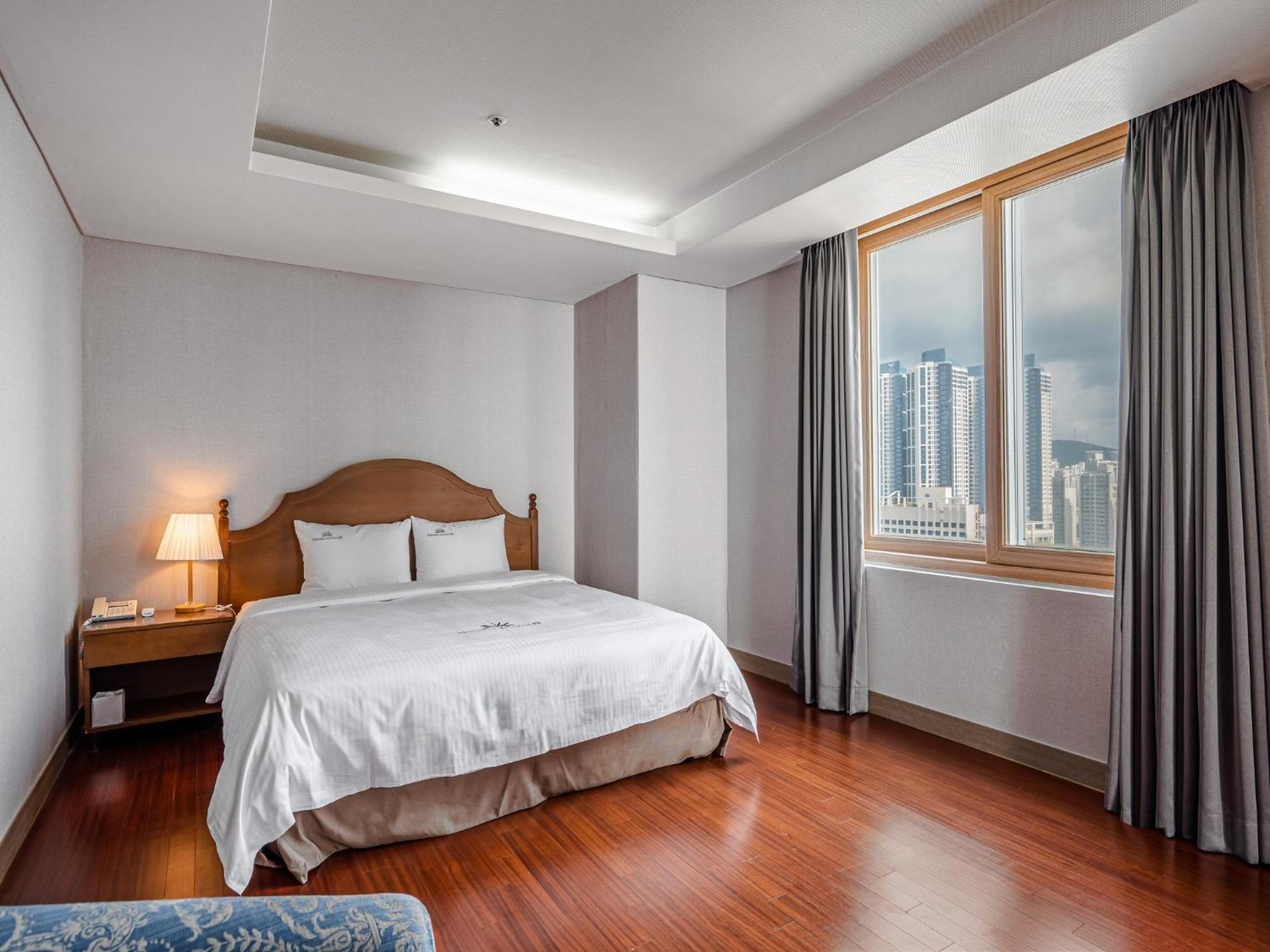 Haeundae Seacloud Hotel Residence Busan Buitenkant foto