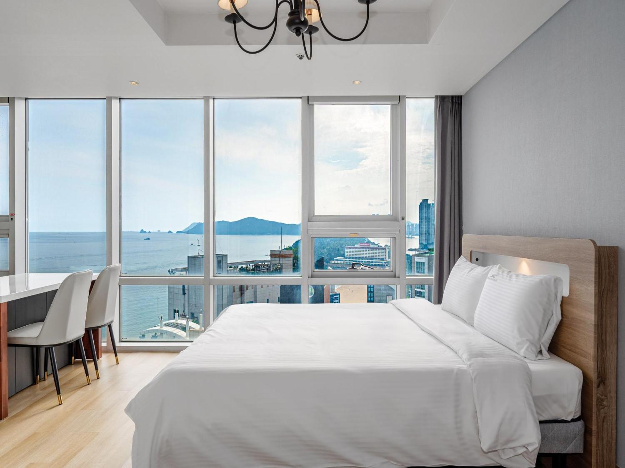 Haeundae Seacloud Hotel Residence Busan Buitenkant foto