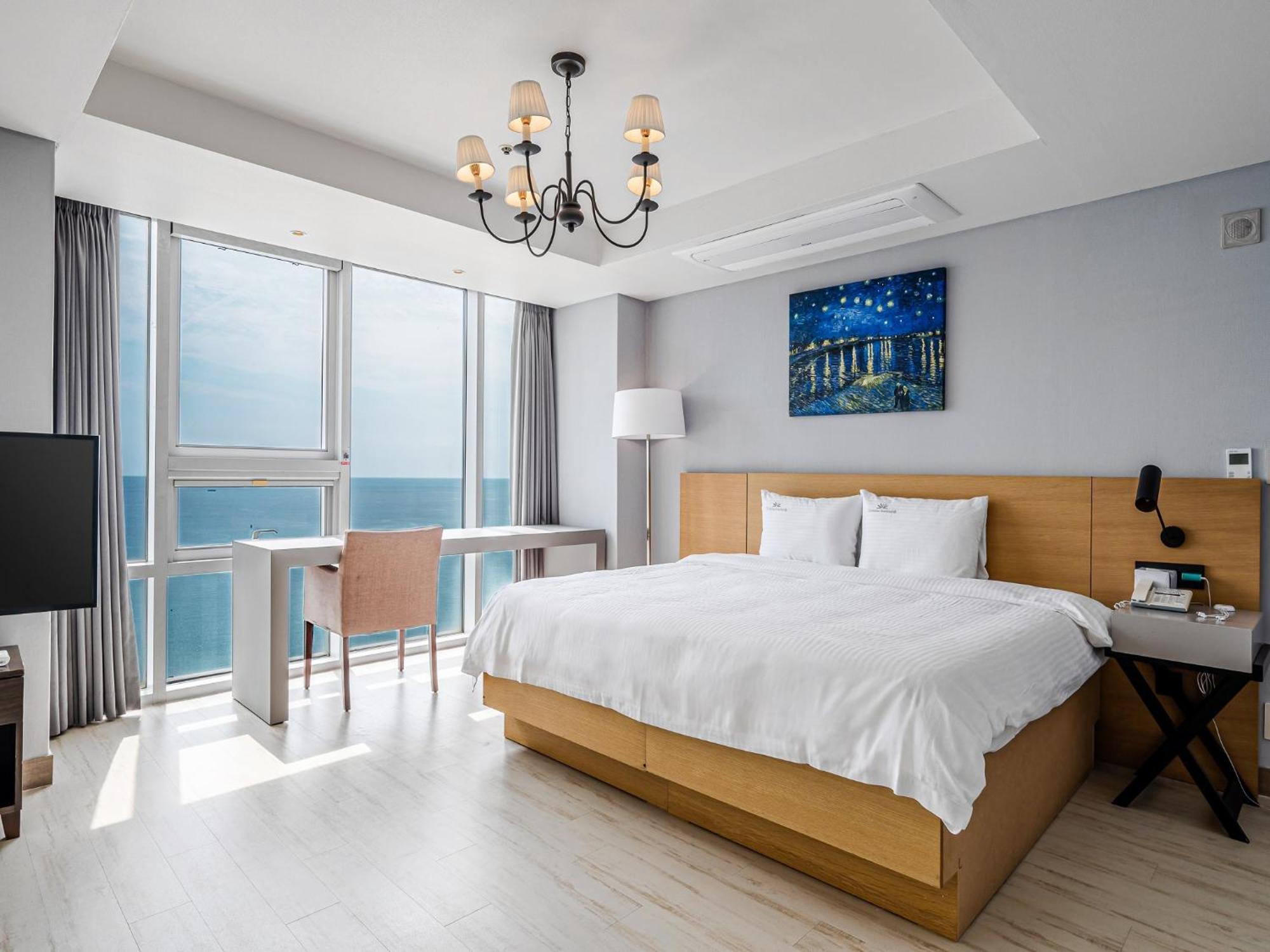 Haeundae Seacloud Hotel Residence Busan Buitenkant foto