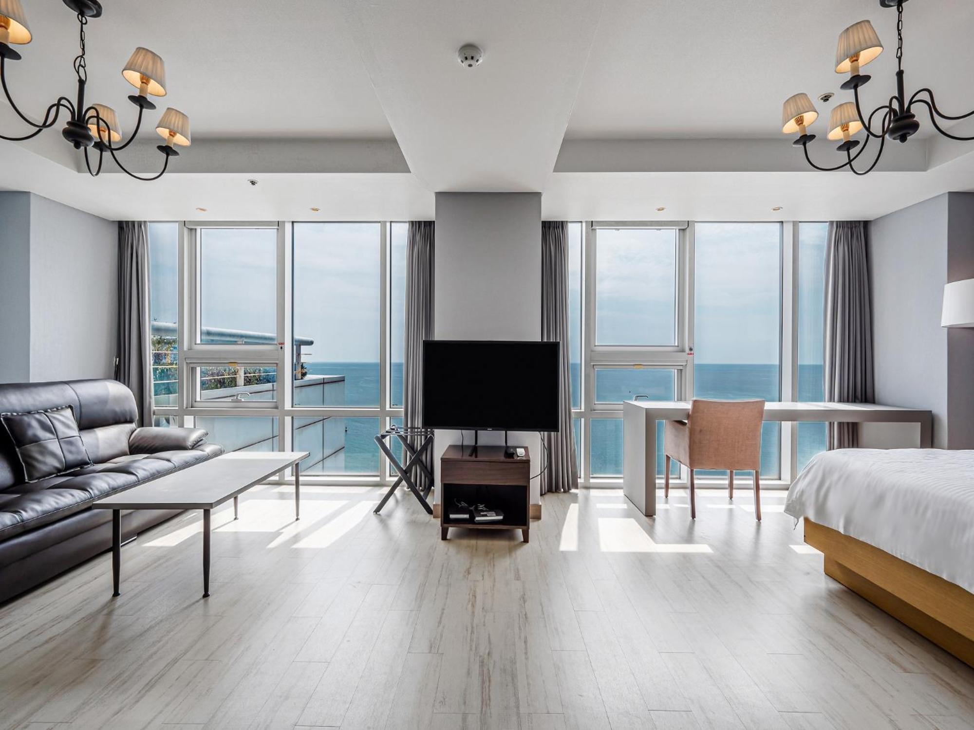 Haeundae Seacloud Hotel Residence Busan Buitenkant foto